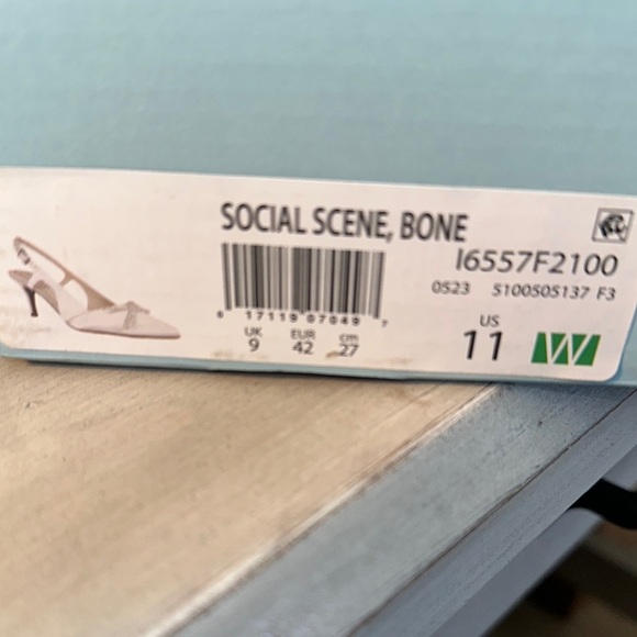 Life Stride Cream Slingback Heels with‎ Crystal Bow - Picture 8 of 8